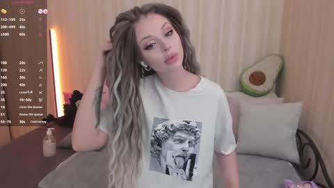 Snapshot of youreyesgazm chatting on 02-17-25, 08:30 Mary online show from 02-17-25, 08:30