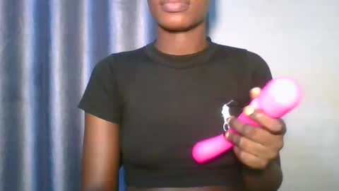 Snapshot of yourfavcamgirl_ chatting on 01-17-26, 06:22 favcamgirl online show from 01-17-26, 06:22