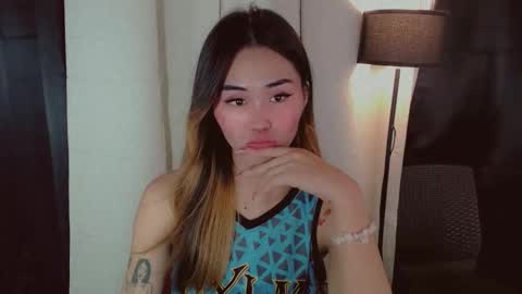 Snapshot of yourfavorateremi chatting on 10-23-25, 05:55 Remrem online show from 10-23-25, 05:55