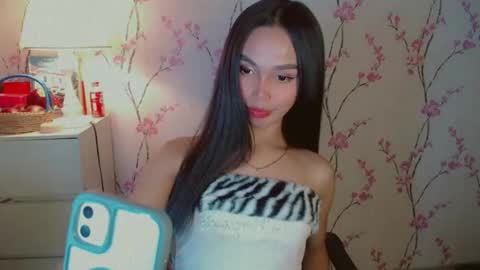 Snapshot of yourfavoratericcie chatting on 09-19-25, 04:14 RICCIE MAE online show from 09-19-25, 04:14