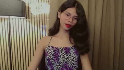 Vivian online show from 10-29-25, 01:57