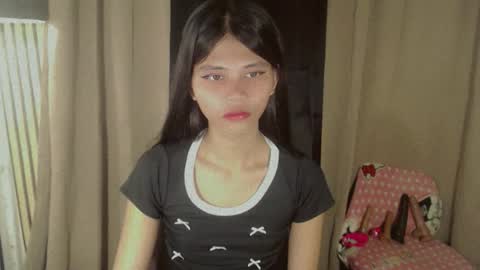 Vivian online show from 03-19-26, 01:42