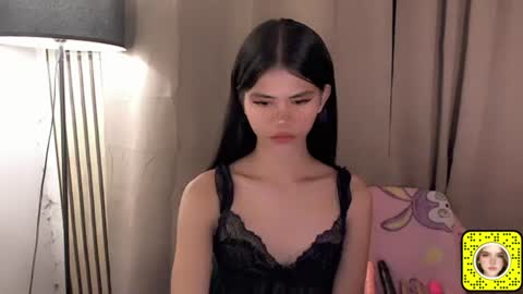 Snapshot of yourfavoratevivian chatting on 07-05-26, 11:34 Vivian online show from 07-05-26, 11:34