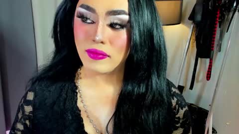 Snapshot of yourfiercemistress chatting on 11-11-25, 09:04 not into STINGY and CHEAP people online show from 11-11-25, 09:04