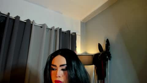 Snapshot of yourfiercemistress chatting on 11-25-25, 11:27 not into STINGY and CHEAP people online show from 11-25-25, 11:27