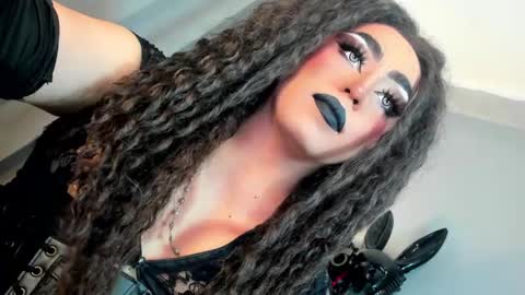 Snapshot of yourfiercemistress chatting on 11-29-25, 10:57 not into STINGY and CHEAP people online show from 11-29-25, 10:57