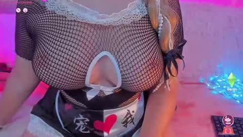 Snapshot of yourgirl11555 chatting on 09-25-25, 09:35 Liza online show from 09-25-25, 09:35