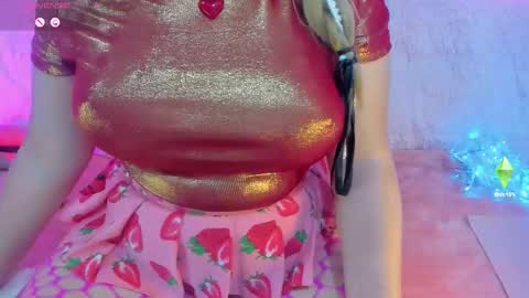 Snapshot of yourgirl11555 chatting on 10-12-25, 02:21 Liza online show from 10-12-25, 02:21