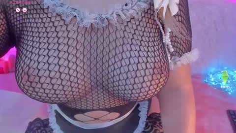 Snapshot of yourgirl11555 chatting on 11-08-25, 11:21 Liza online show from 11-08-25, 11:21