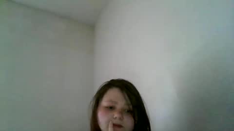 yourgirl_189 online show from 02-19-25, 11:04