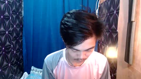 Snapshot of yourguy_josh23 chatting on 12-01-24, 06:19 Josh online show from 12-01-24, 06:19