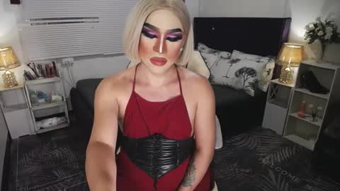 Snapshot of yourlivingonurdream chatting on 01-02-25, 02:57 -- online show from 01-02-25, 02:57