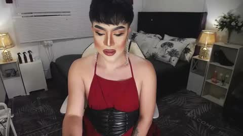 Snapshot of yourlivingonurdream chatting on 01-08-25, 11:21 -- online show from 01-08-25, 11:21