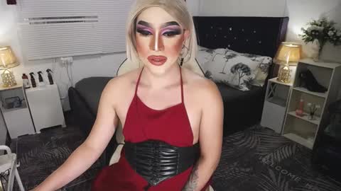 Snapshot of yourlivingonurdream chatting on 01-11-25, 02:04 -- online show from 01-11-25, 02:04