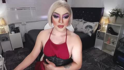 Snapshot of yourlivingonurdream chatting on 01-20-25, 07:47 -- online show from 01-20-25, 07:47