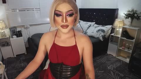 Snapshot of yourlivingonurdream chatting on 01-21-25, 08:30 -- online show from 01-21-25, 08:30