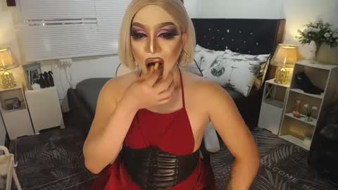 Snapshot of yourlivingonurdream chatting on 01-23-25, 08:36 -- online show from 01-23-25, 08:36