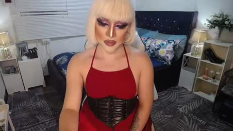 Snapshot of yourlivingonurdream chatting on 02-03-25, 11:53 -- online show from 02-03-25, 11:53