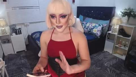 Snapshot of yourlivingonurdream chatting on 02-06-25, 08:50 -- online show from 02-06-25, 08:50