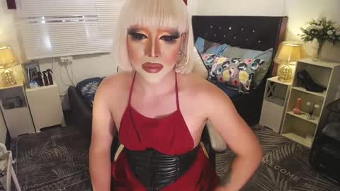 Snapshot of yourlivingonurdream chatting on 02-13-25, 05:48 -- online show from 02-13-25, 05:48