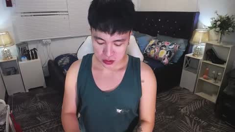 Snapshot of yourlivingonurdream chatting on 02-15-25, 12:54 -- online show from 02-15-25, 12:54