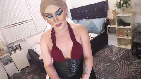 Snapshot of yourlivingonurdream chatting on 02-22-25, 08:31 -- online show from 02-22-25, 08:31