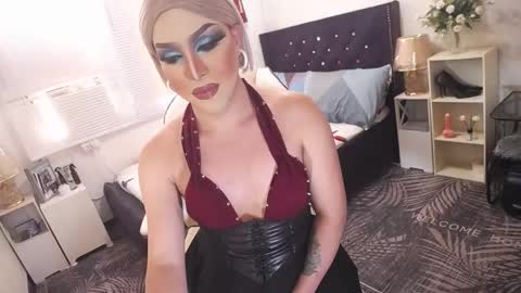 Snapshot of yourlivingonurdream chatting on 02-23-25, 12:08 -- online show from 02-23-25, 12:08