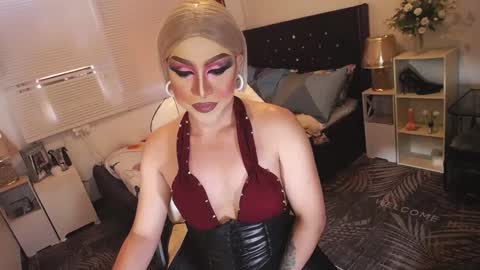 Snapshot of yourlivingonurdream chatting on 02-28-25, 06:32 -- online show from 02-28-25, 06:32