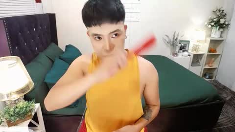 Snapshot of yourlivingonurdream chatting on 10-02-25, 02:29 -- online show from 10-02-25, 02:29