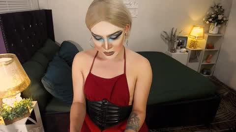 Snapshot of yourlivingonurdream chatting on 10-03-25, 06:21 -- online show from 10-03-25, 06:21