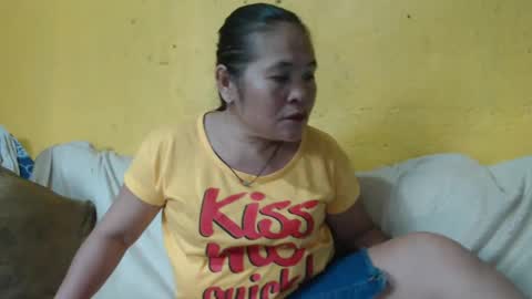 Snapshot of yourlove_regine chatting on 01-21-25, 02:33 Regine online show from 01-21-25, 02:33
