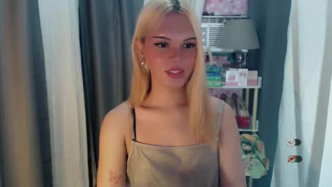 KYLIE MORE online show from 06-18-26, 09:14