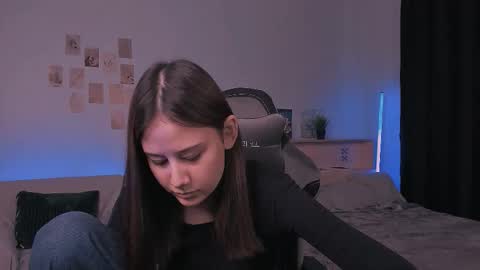 Nikol online show from 10-17-25, 11:57