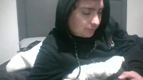 Snapshot of yourmen92 chatting on 11-04-25, 04:00 daniel online show from 11-04-25, 04:00