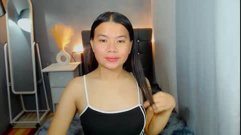 Snapshot of yourmissingprincess chatting on 11-24-25, 04:45 yourmissingprincess online show from 11-24-25, 04:45