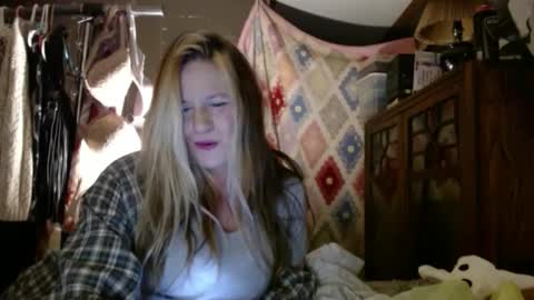 yourmomma999 online show from 03-11-25, 03:59