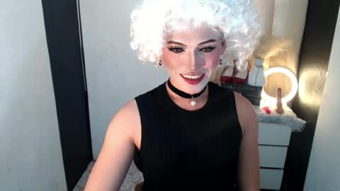 Snapshot of yournaughtykendal chatting on 08-10-26, 03:10 TIFFANY SUCKING QUEEN online show from 08-10-26, 03:10