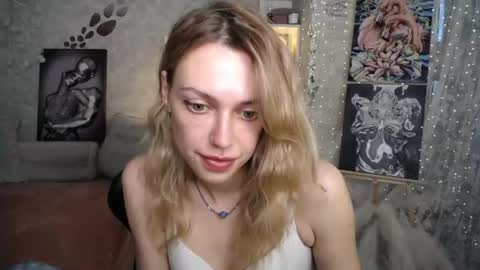Snapshot of yournickyadamidi chatting on 06-11-26, 04:16 Nicky online show from 06-11-26, 04:16