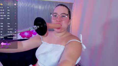 Snapshot of yourpretty_chloe chatting on 07-18-26, 03:22 CHLOE online show from 07-18-26, 03:22
