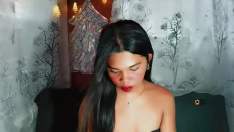 Snapshot of yourqueen_19 chatting on 04-29-26, 05:00 yourqueen_19 online show from 04-29-26, 05:00