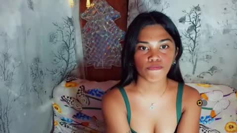 Snapshot of yourqueen_19 chatting on 05-22-26, 08:53 yourqueen_19 online show from 05-22-26, 08:53