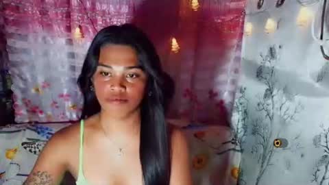 Snapshot of yourqueen_19 chatting on 05-24-26, 06:24 yourqueen_19 online show from 05-24-26, 06:24