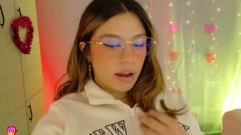 Isabella but you can call me Isa .-. online show from 07-19-26, 03:54