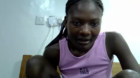Snapshot of yours_sexy_doll chatting on 10-17-25, 03:25 yours sexy doll online show from 10-17-25, 03:25
