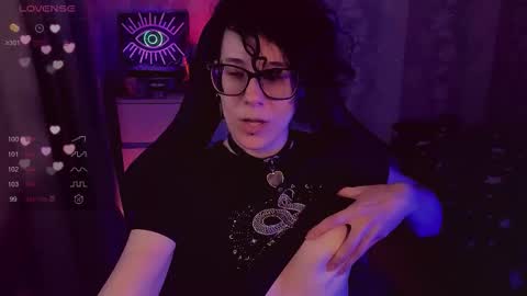 Snapshot of yourscosmic chatting on 11-04-25, 10:36 Yours Cosmic online show from 11-04-25, 10:36