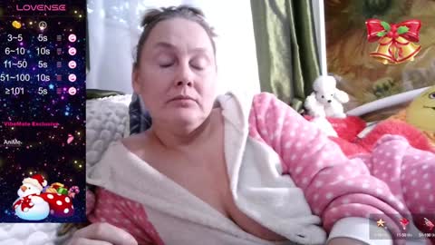 Snapshot of yoursexkroshka chatting on 12-27-24, 11:17 kroshka online show from 12-27-24, 11:17