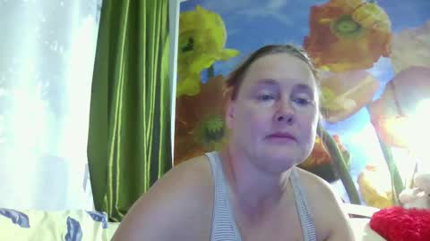 Snapshot of yoursexkroshka chatting on 09-20-25, 12:06 kroshka online show from 09-20-25, 12:06