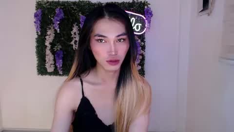 Snapshot of yoursexservice chatting on 02-11-25, 11:44    online show from 02-11-25, 11:44