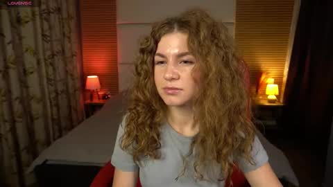 Snapshot of yoursgirlalice chatting on 10-06-25, 02:42 Alice online show from 10-06-25, 02:42