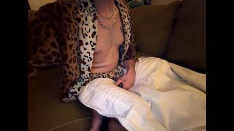 Snapshot of yourslavboy chatting on 04-27-26, 10:24 yourslavboy online show from 04-27-26, 10:24